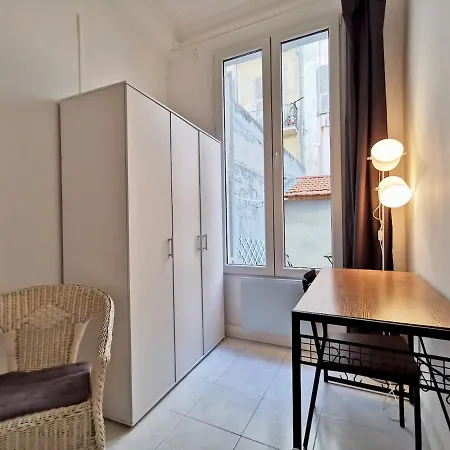 Apartment Le Jardin Clemenceau By Guys *